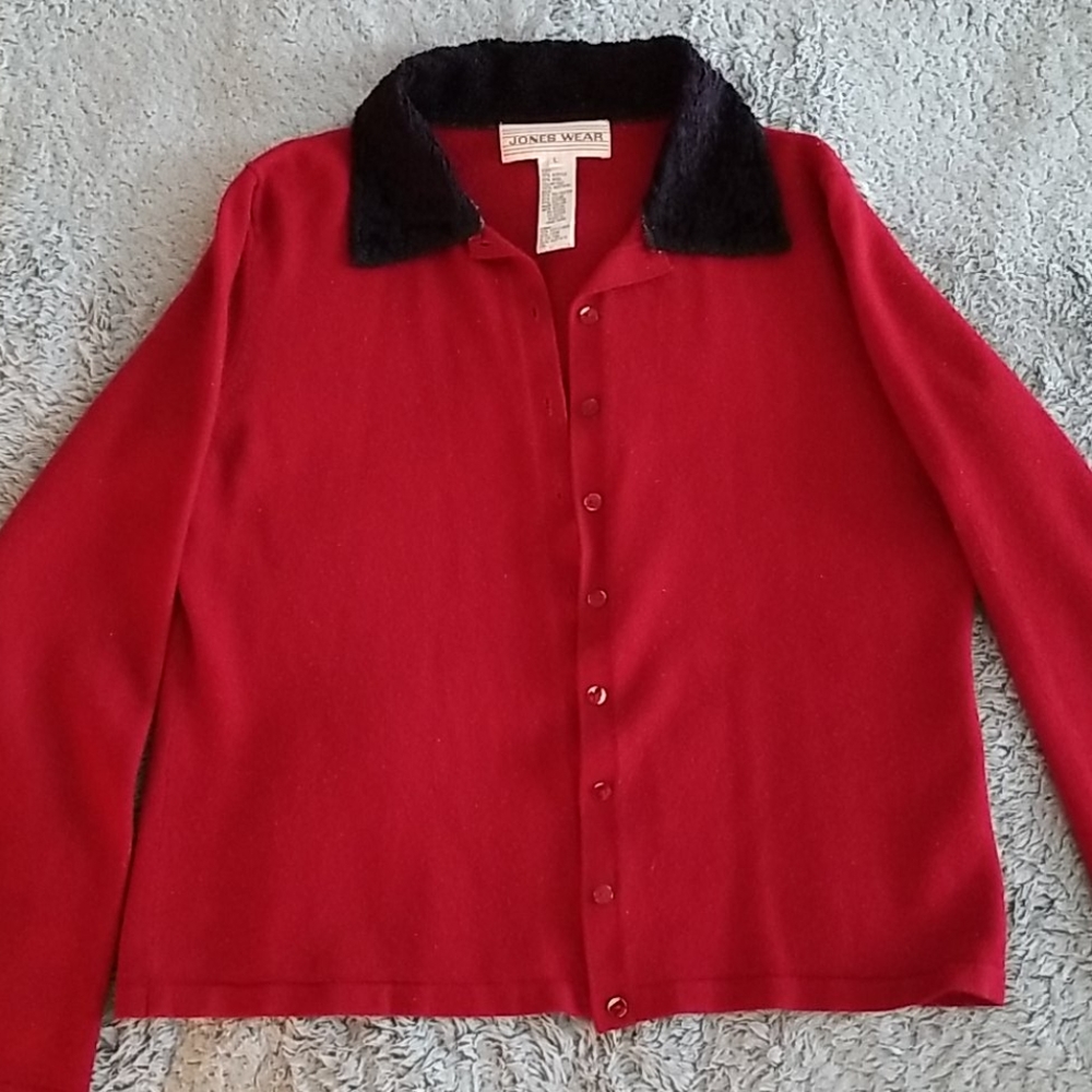 Jones Wear button up sweater with textured collar.